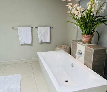 Hartbeespoort Casa | Lulanipho Abode