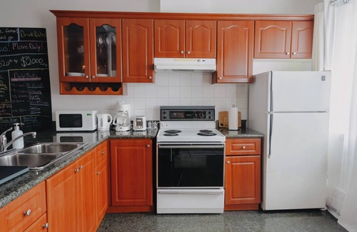 Riverside Apartamento | Lum The Queen - Spacious One-Bedroom Apartment