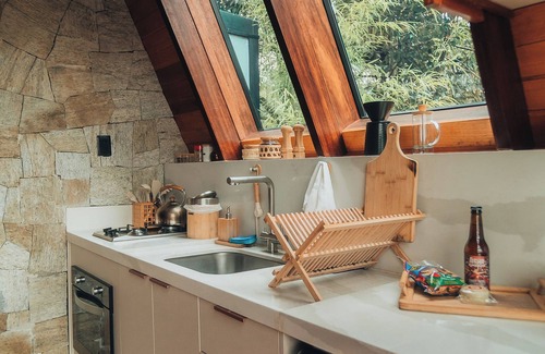 Alto Paraiso de Goias Cabina | Lume Cabin, A-frame cabin that combines comfort and elegance.