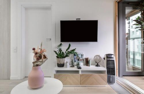 Mirow Apartamento | Lumina luxury apartments in Mennica Residence