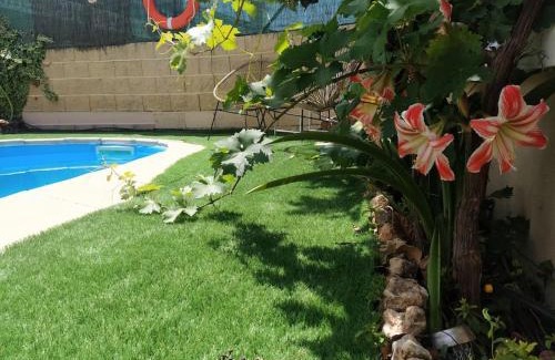 Jun Casa | Luminosa y confortable casa con vistas y piscina