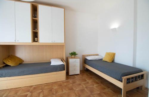 San Bartolomeo al Mare Apartamento | Luminoso appartamento con ampia terrazza