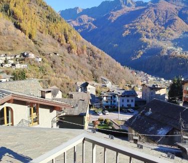 Chiesa in Valmalenco Apartamento | Luminoso bilocale con terrazzo vista panoramica