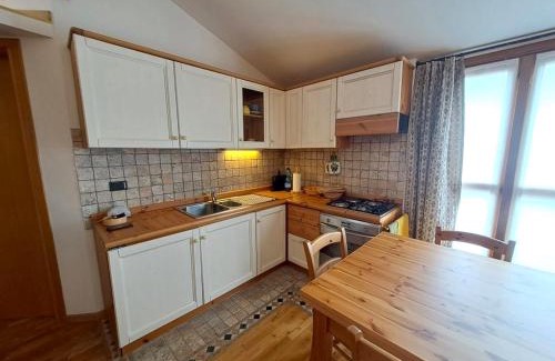 Chiesa in Valmalenco Apartamento | Luminoso bilocale con terrazzo vista panoramica