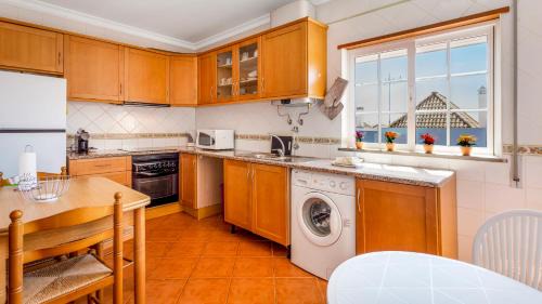 Vila Nova De Cacela Apartamento | Luminous 3BDR Apartment W/Balcony by LovelyStay