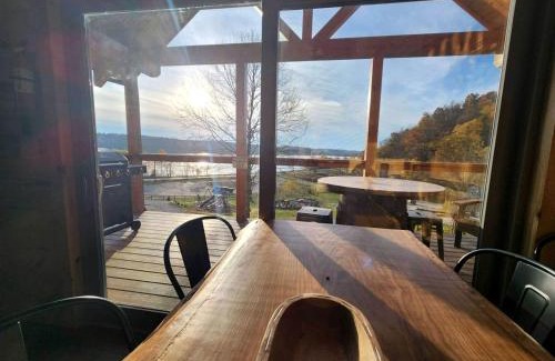 Scio Casa | Luminous Cabin with Hot-Tub, BBQ and Deck in Ohio