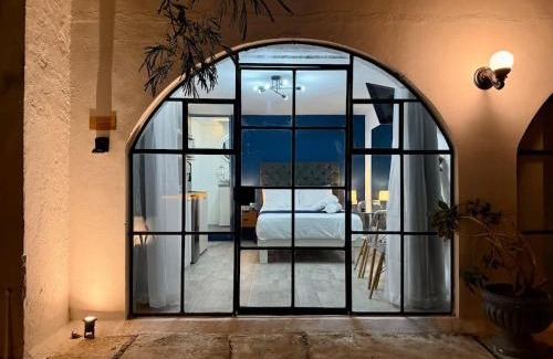 Colonia Campestre Casa | Luminous French Arch Room