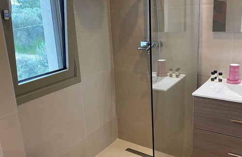 Kinyra Casa | Luminous luxury apartments