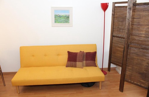 El Centro Apartamento | Luminous Studio Apartment. Ideal location. By owner.