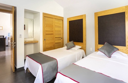San Isidro Mazatepec Hotel | Collection O Luna Aqua Villas,Tala,Rio Escondido