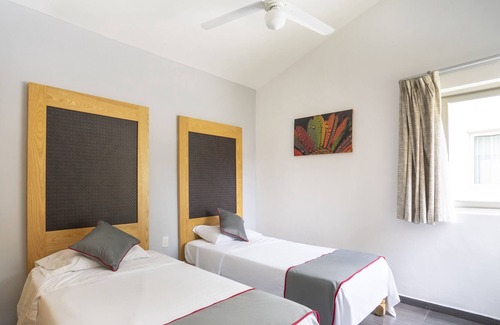 San Isidro Mazatepec Hotel | Collection O Luna Aqua Villas,Tala,Rio Escondido