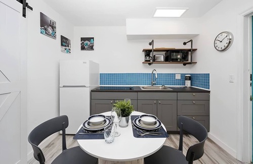 South Lake Casa | This house is a 1 bedroom(s), 1 bathrooms, located in Hollywood, FL.