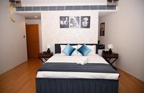 Al Raha Beach Apartamento | Luna Breeze - Elegant 2BR Apartment with Beach Access, Near Al Raha Beach