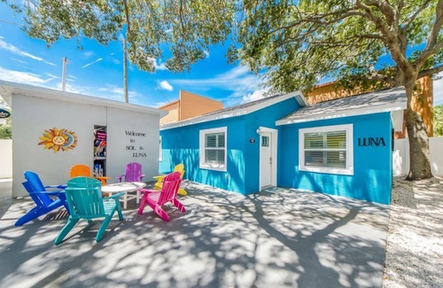 Independence Square Cabaña | LUNA Cottage, Best Experience in IRB, new AC, totally remodeled, free parking