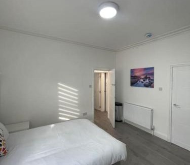 Broad Green Apartamento | Luna - Deluxe London Studio Flat