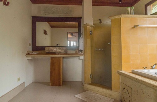 Ciudad Cariari Cama Y Desayuno | Luna Inn B&B