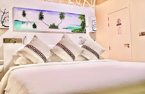 Lhaviyani Atoll Casa | Luna lodge