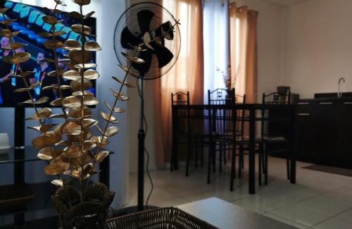 Balibago Apartamento | Luna staycation Cozy Condo near Enchanted Kingdom