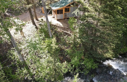 Pray Cabina | Lundy’s Slide Rock Mine