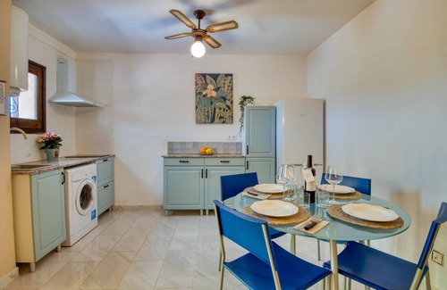 Bellcaire d'Emporda Apartamento | LUNICE: Apartamento en Bellcaire con gran terraza y vistas a la naturaleza