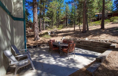 Montgomery Estates Casa | Lupine Lodge 3 Bedroom Home by RedAwning