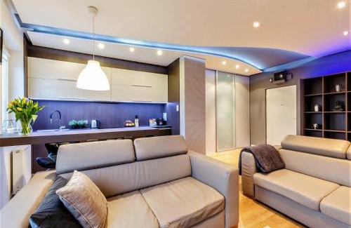 Lodz Apartamento | LupoApartments Królewska z Klimatyzacją Penthouse Mandoria Parking Dostęp na Kod