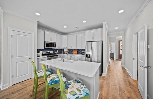 Greenwood Casa | Lure Me Inn-Lakefront Retreat + Boat Slip