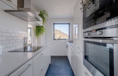 Victoria Apartamento | Lush 2BD Penthouse with Rooftop Balcony, Hackney