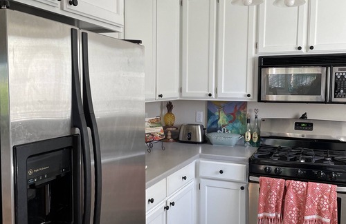 Shelter Cove Casa | Lush, cozy cottage with ocean views