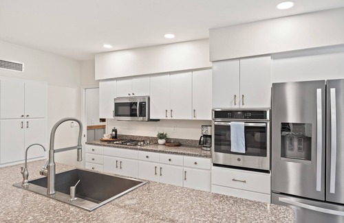 Forty Niners' Guest Ranch Estates Casa | Lush Desert Ranch Home On Golf Course With Shared Pool, Gym & Onsite Restaurant