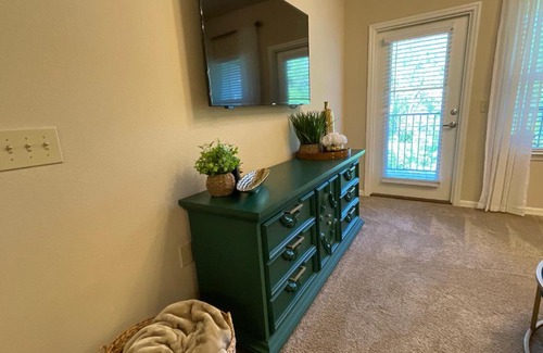Northside Apartamento | Lush Emerald Nr. JAX INT. Airport & Shopping