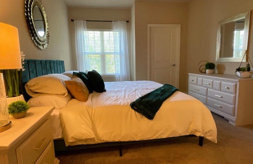 Northside Apartamento | Lush Emerald Nr. JAX INT. Airport & Shopping