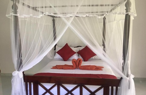 Unawatuna Casa | Lush Green Villa