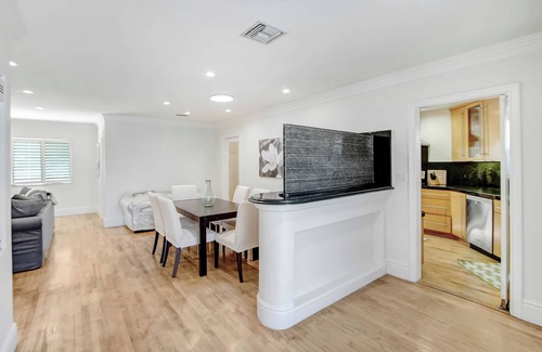Encino Casa | Lush, private oasis in Encino on private cul de sac!
