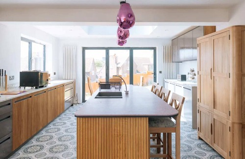 Brighton Casa | Lush & Spacious 3BD House - East Brighton
