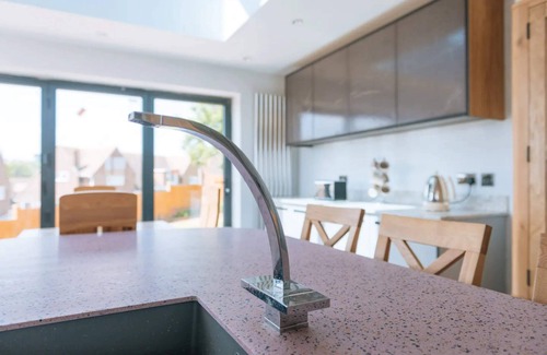 Brighton Casa | Lush & Spacious 3BD House - East Brighton