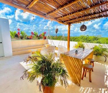 Chemuyil Apartamento | Lush Tulum Jungle Penthouse with Ensuite Rooftop Pool & HighSpeed Wifi