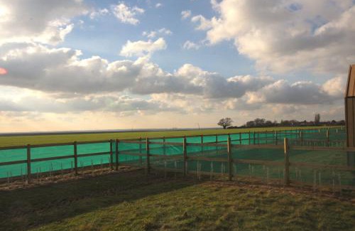 Brightlingsea Casa | Lushna 3 Petite at Lee Wick Farm Cottages & Glamping