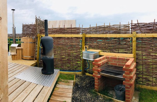 Brightlingsea Cabaña | Lushna Petite 2 at Lee Wick Farm Cottages & Glamping