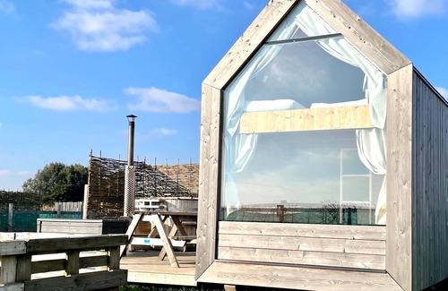 Brightlingsea Cabaña | Lushna Petite 7 at Lee Wick Farm Glamping