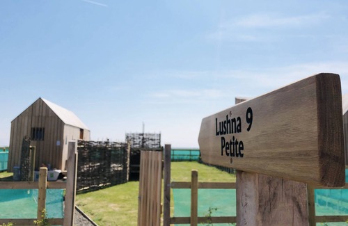 Brightlingsea Cabaña | Lushna Petite 7 at Lee Wick Farm Glamping