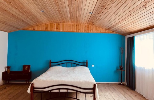 Lentekhi Casa | Lushnu Qor