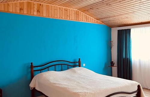 Lentekhi Casa | Lushnu Qor