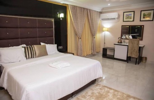Benin City Hotel | Lushville Hotel and Suites