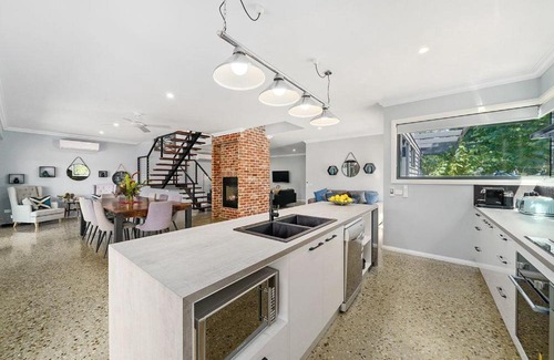 Whitfield Casa | Lusso - Boutique Accommodation