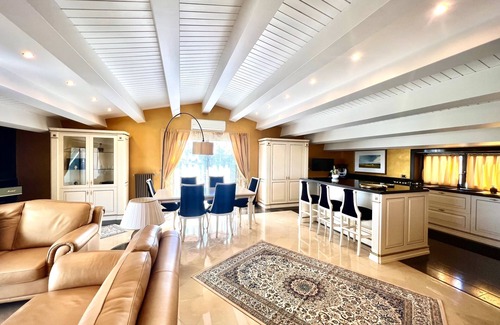 Bosco Pisana Apartamento | Lussuoso Attico Panoramico vista Mare in residence