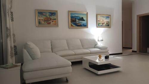 Lustica Apartamento | Lustica-Apartment Dora2