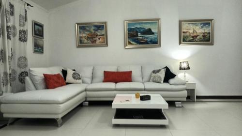Lustica Apartamento | Lustica-Apartment Dora2