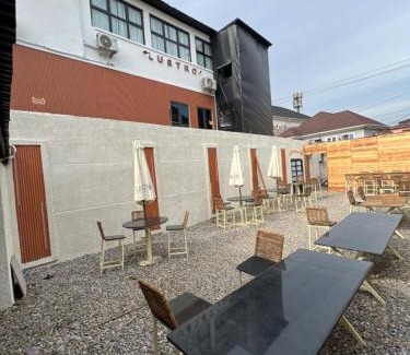 Somolu Cama Y Desayuno | Lustro Homes