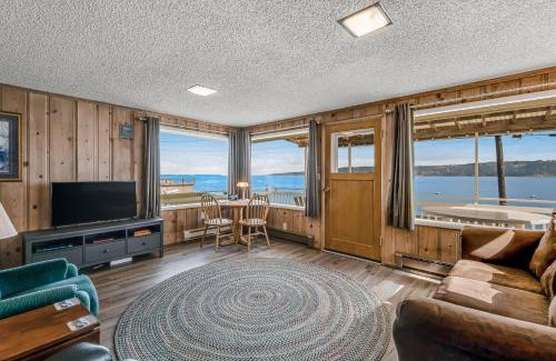 Camano Island Casa | Lutefisk Lodge
